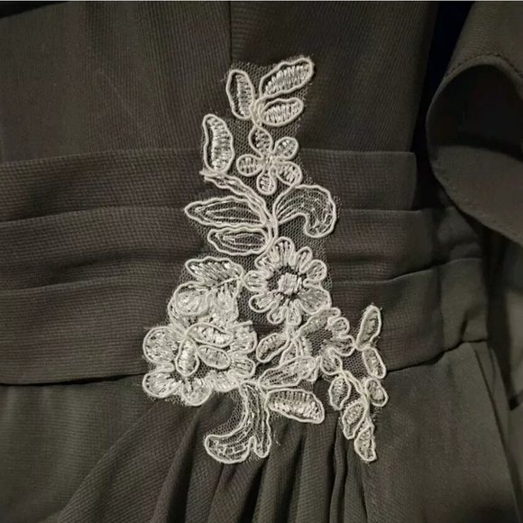 Glamlora Mother Of The Bride / Groom Floor Length Dress Size 8 (closer to sz 6) - Picture 4 of 8